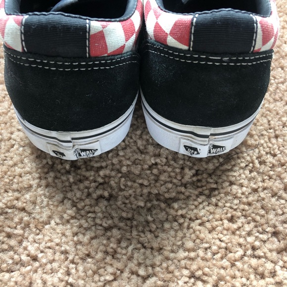 Black and Red vans - Picture 3 of 6